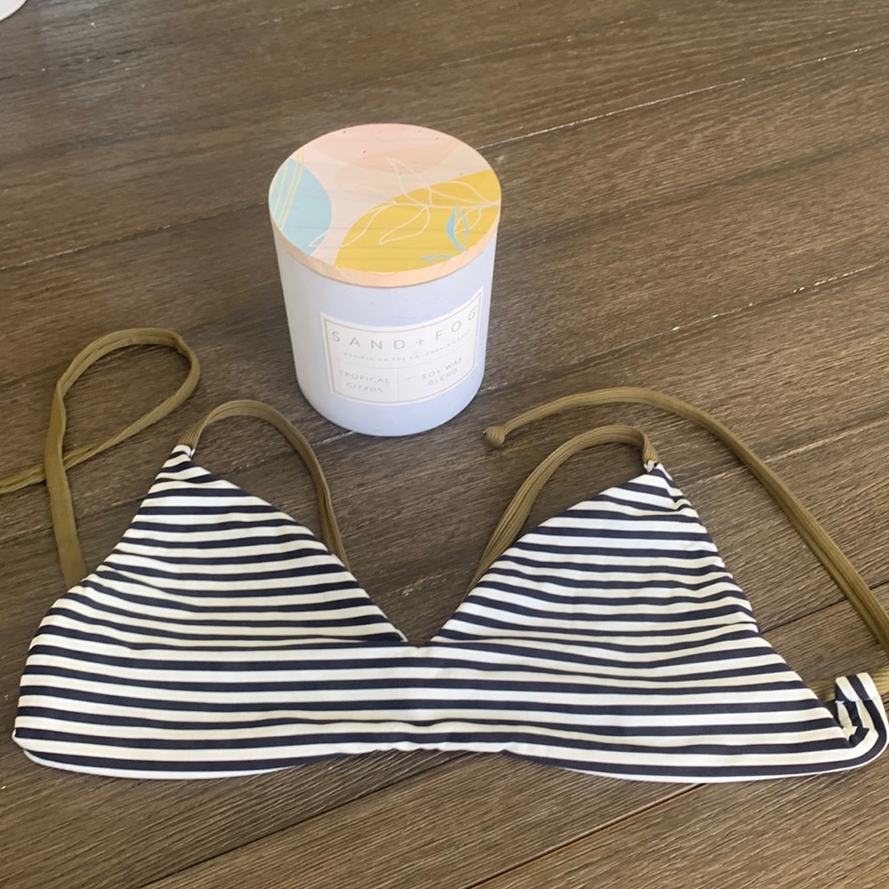 B + A bikini top